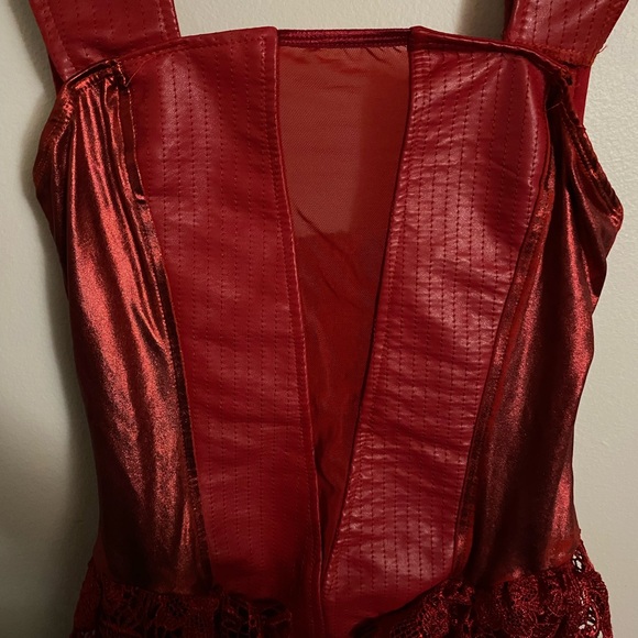 Flawed! Circus costume red with lace bodice detailing has pulled seam needs love - Picture 4 of 10